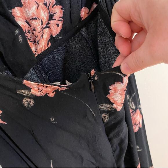 Amuse Society Sweet November Black Floral Print Tie Back Jumpsuit Size Small - Picture 9 of 12